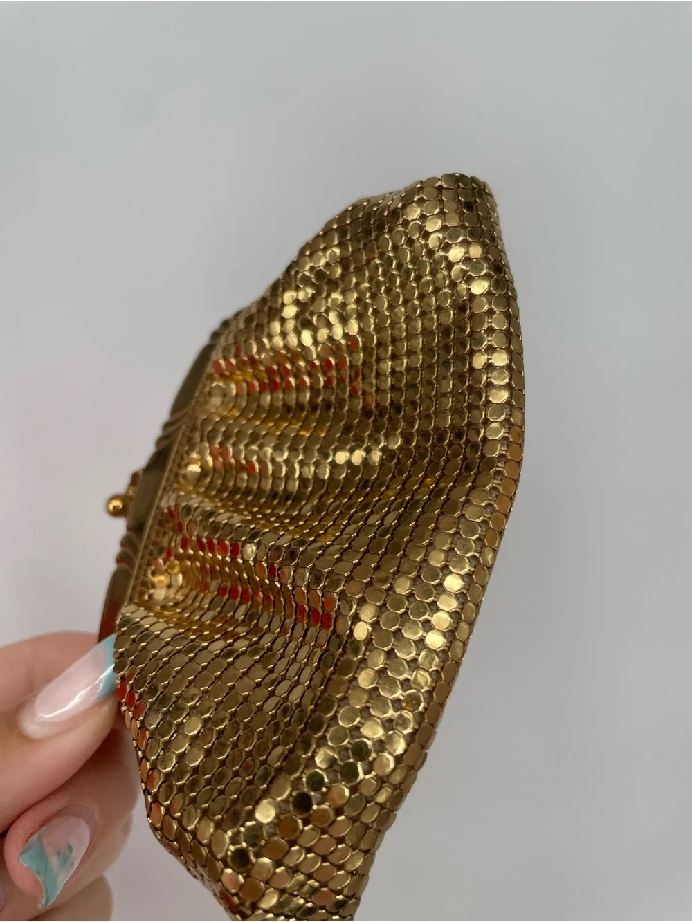 Vintage Whiting & Davis Classic Shiny Gold Metal Mesh Kiss Lock Frame Coin Purse